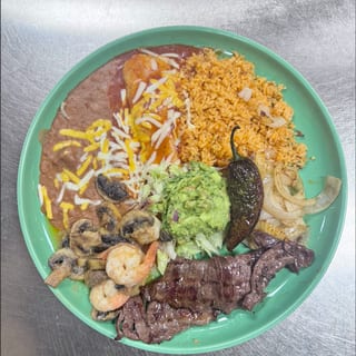 Ricardo's Plate (5oz). 